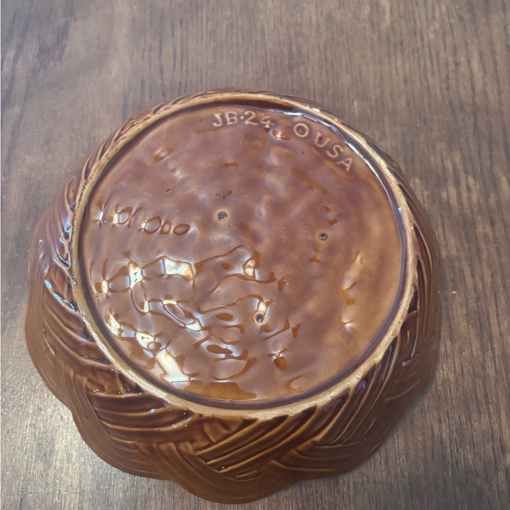 California Pottery JB24 Brown Ceramic Basket Bowl - Picture 2 of 4